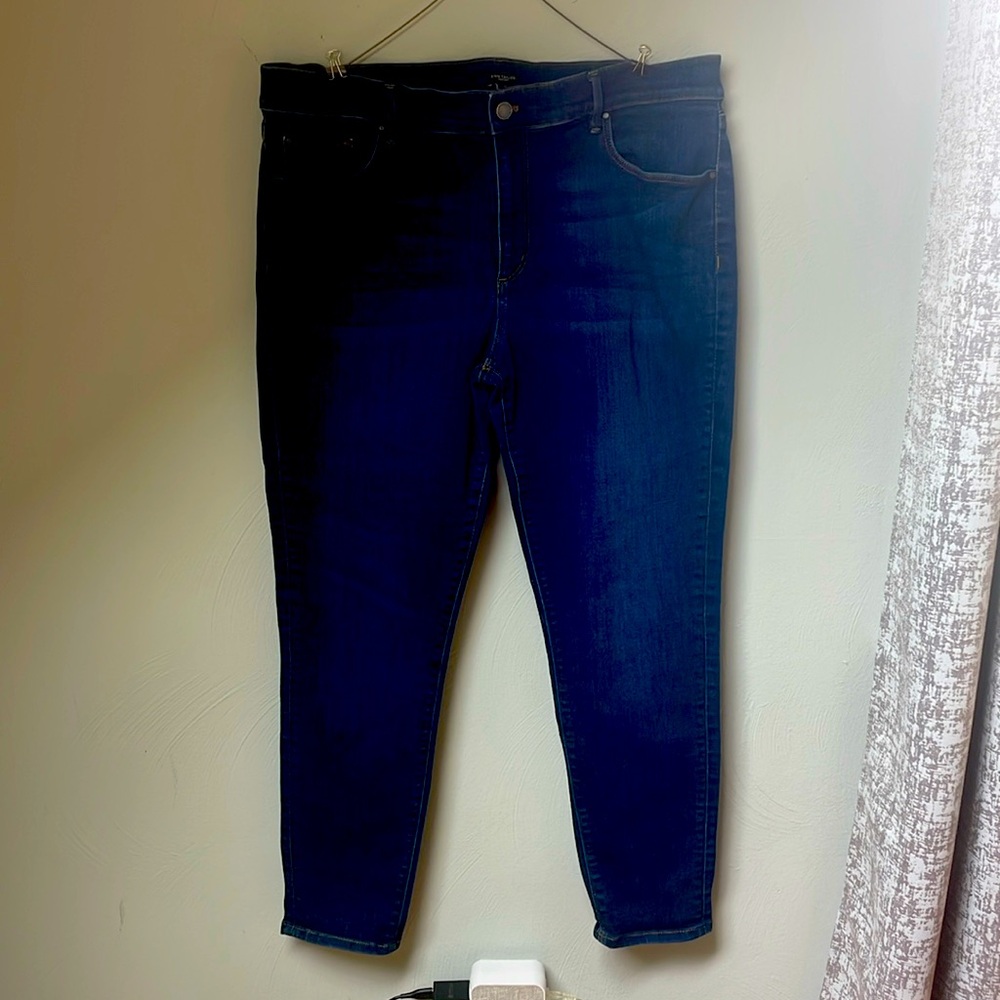 Ann Taylor skinny jeans size 16. 28”inseam